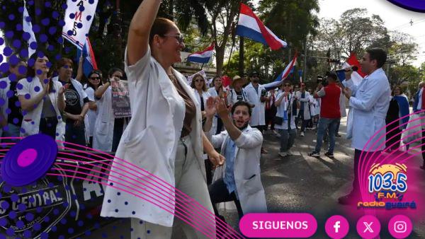 Médicos no retroceden con nueva huelga mientras analizan propuesta